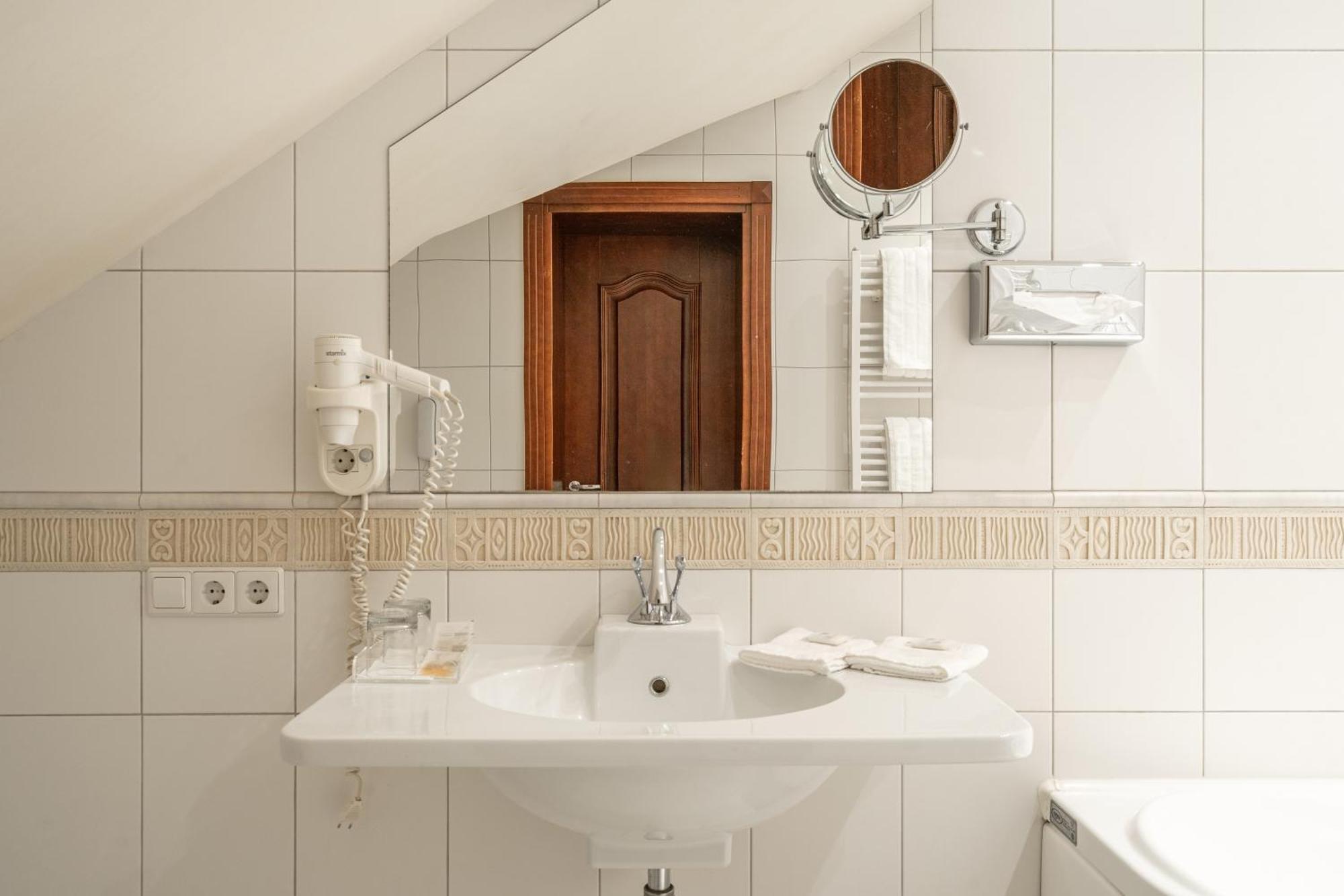 Hotel Sfinksas Kaunas Kültér fotó