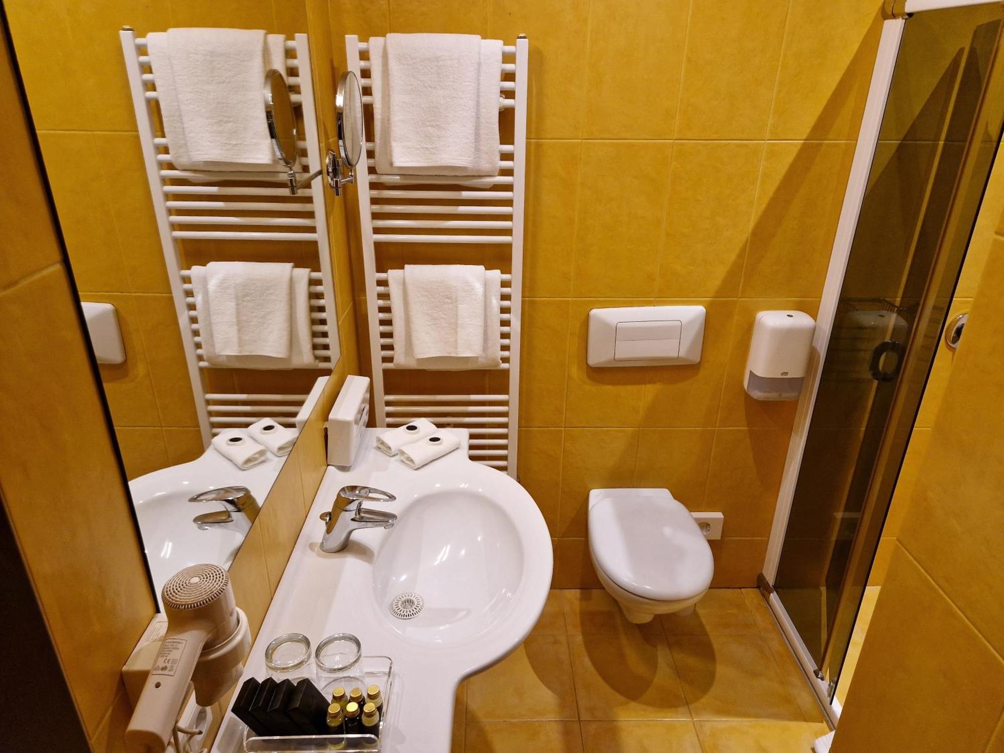 Hotel Sfinksas Kaunas Kültér fotó